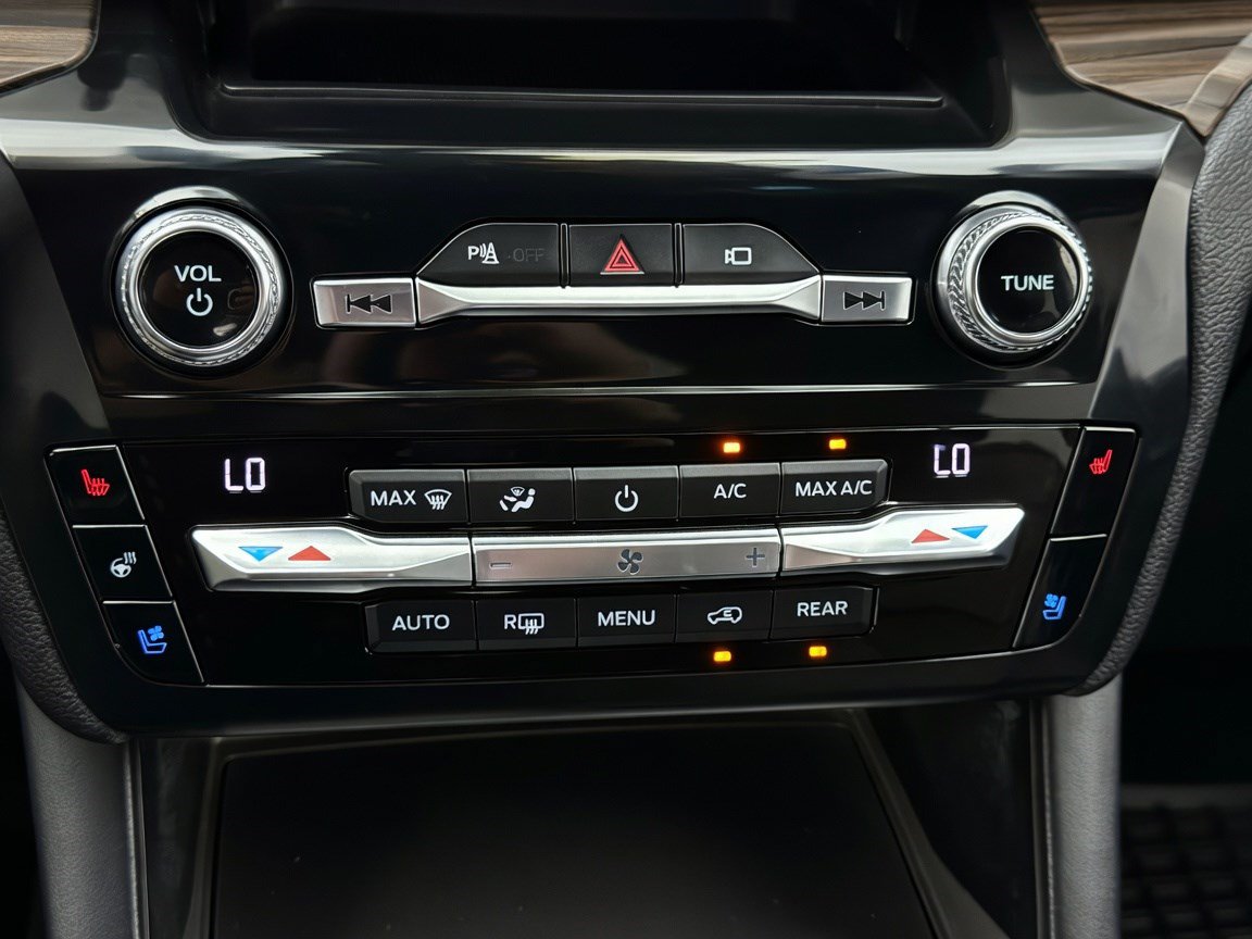 Used 2020 Ford Explorer Limited AWD/4WD image 12