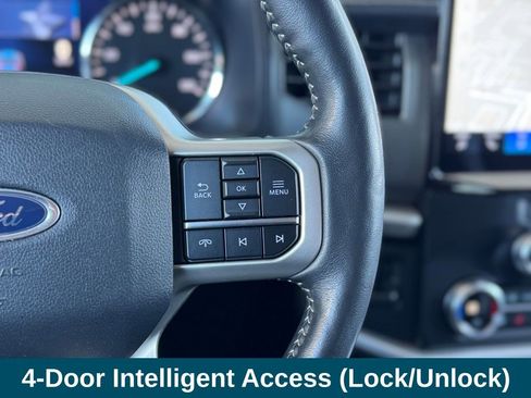 Used 2024 Ford Expedition XLT image 12