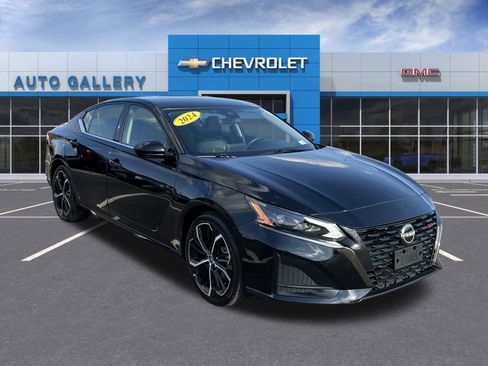 Used 2024 Nissan Altima 2.5 SR image 1