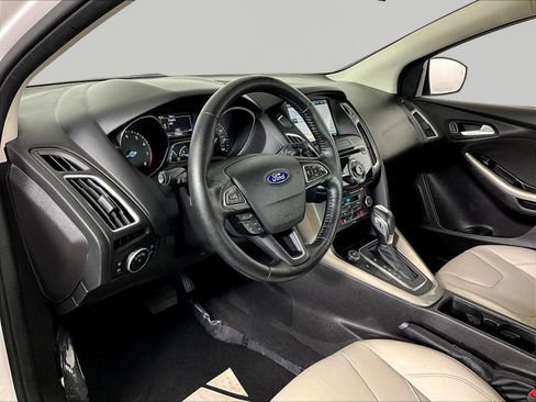 Used 2015 Ford Focus Titanium w/ Titanium Technology Package FWD image 17