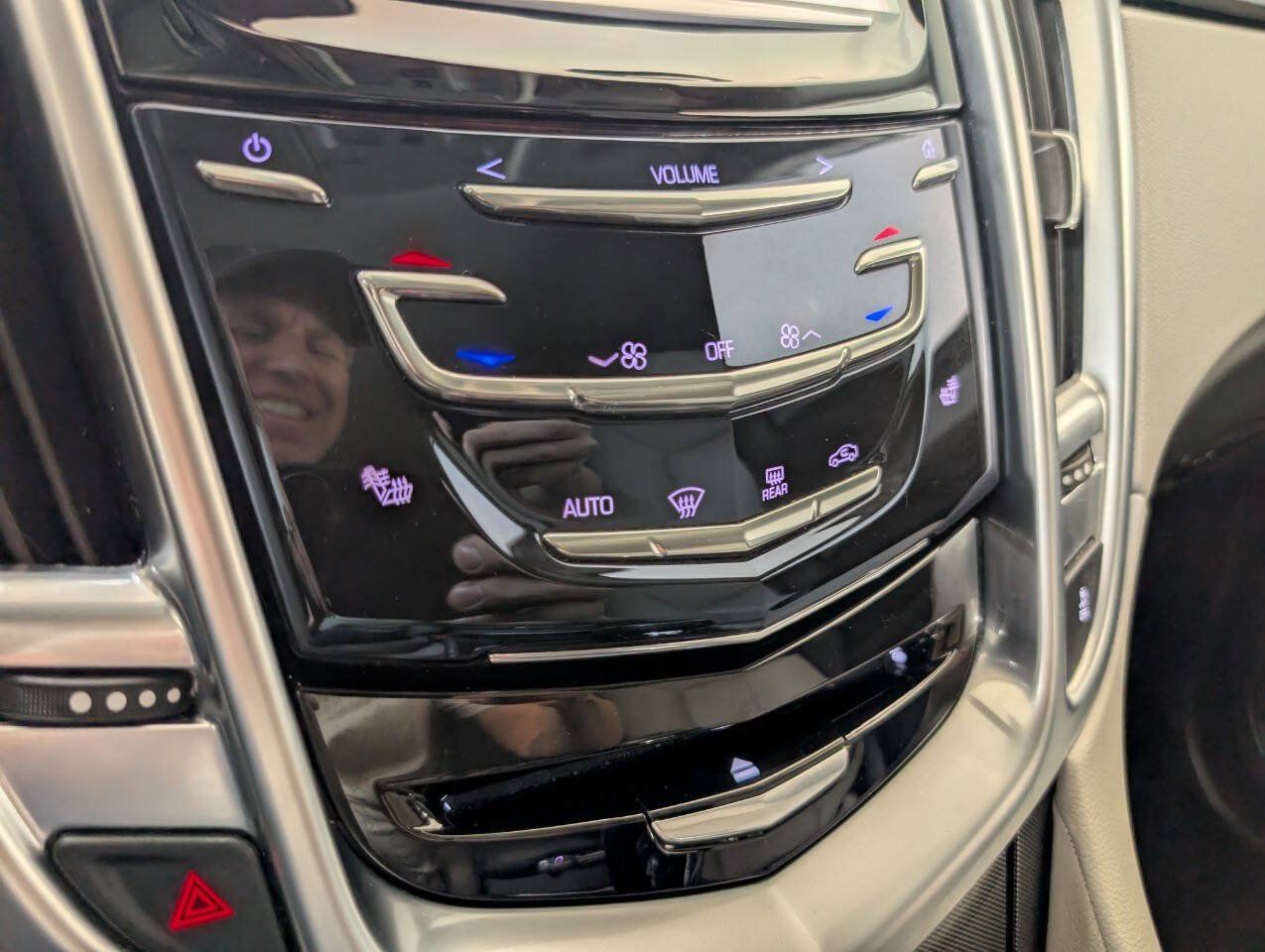 Used 2015 Cadillac SRX FWD image 12