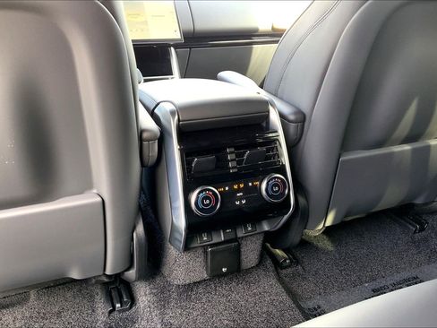 New 2026 Land Rover Range Rover Long Wheelbase SE image 20