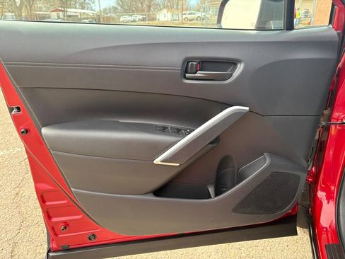 Used 2024 Toyota Corolla Cross SE image 18