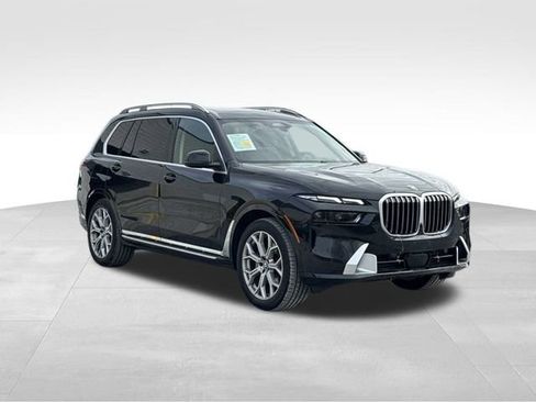 Certified 2025 BMW X7 xDrive40i image 9