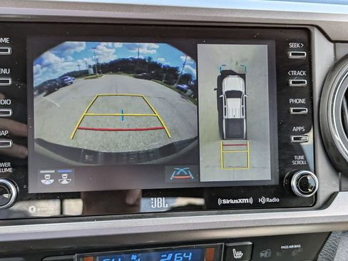 Used 2022 Toyota Tacoma Limited image 26