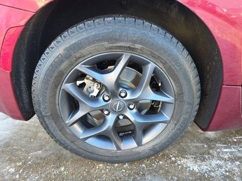 Used 2018 Chrysler Pacifica Touring-L w/ Advanced Safetytec Group image 9