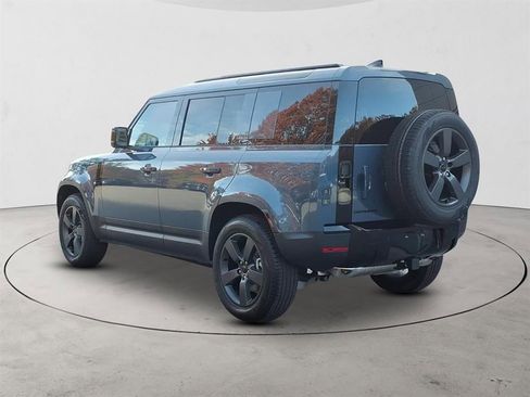 New 2026 Land Rover Defender 110 S image 7