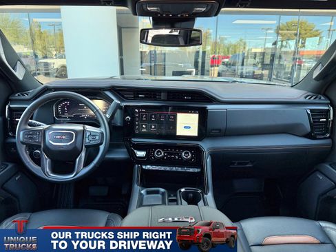 Used 2024 GMC Sierra 2500 AT4 image 32