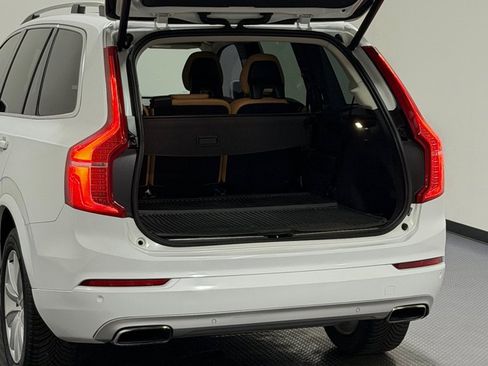 Used 2016 Volvo XC90 T6 Momentum image 13