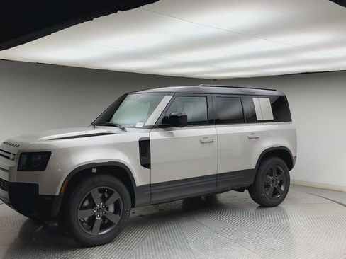 New 2026 Land Rover Defender 110 S AWD/4WD image 6