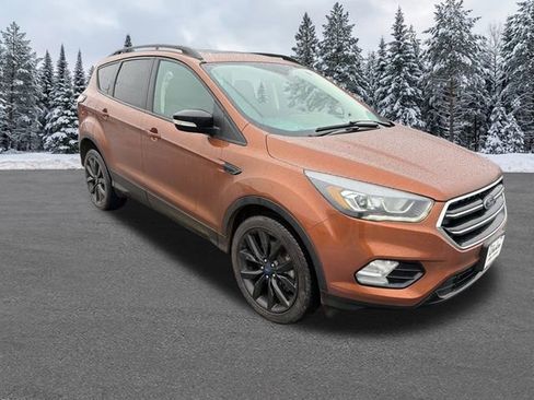 Used 2017 Ford Escape Titanium image 8