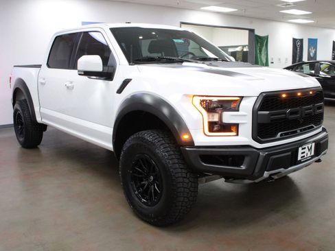 Used 2018 Ford F150 Raptor w/ Equipment Group 802A Luxury image 2