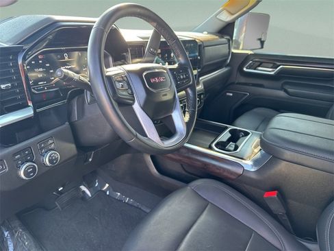 Used 2024 GMC Sierra 2500 SLT w/ SLT Premium Package image 18