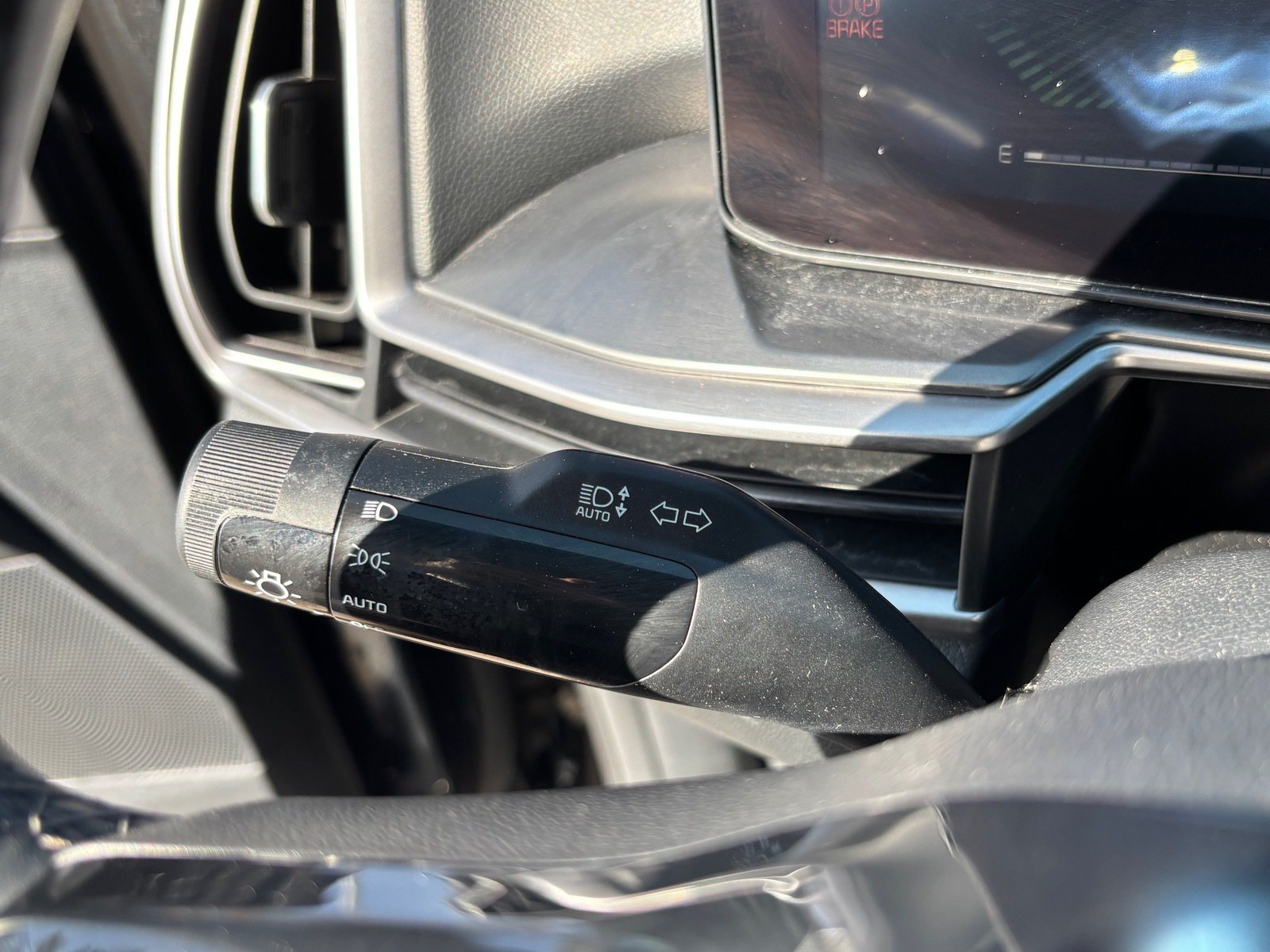Used 2025 Kia Sorento S FWD image 24