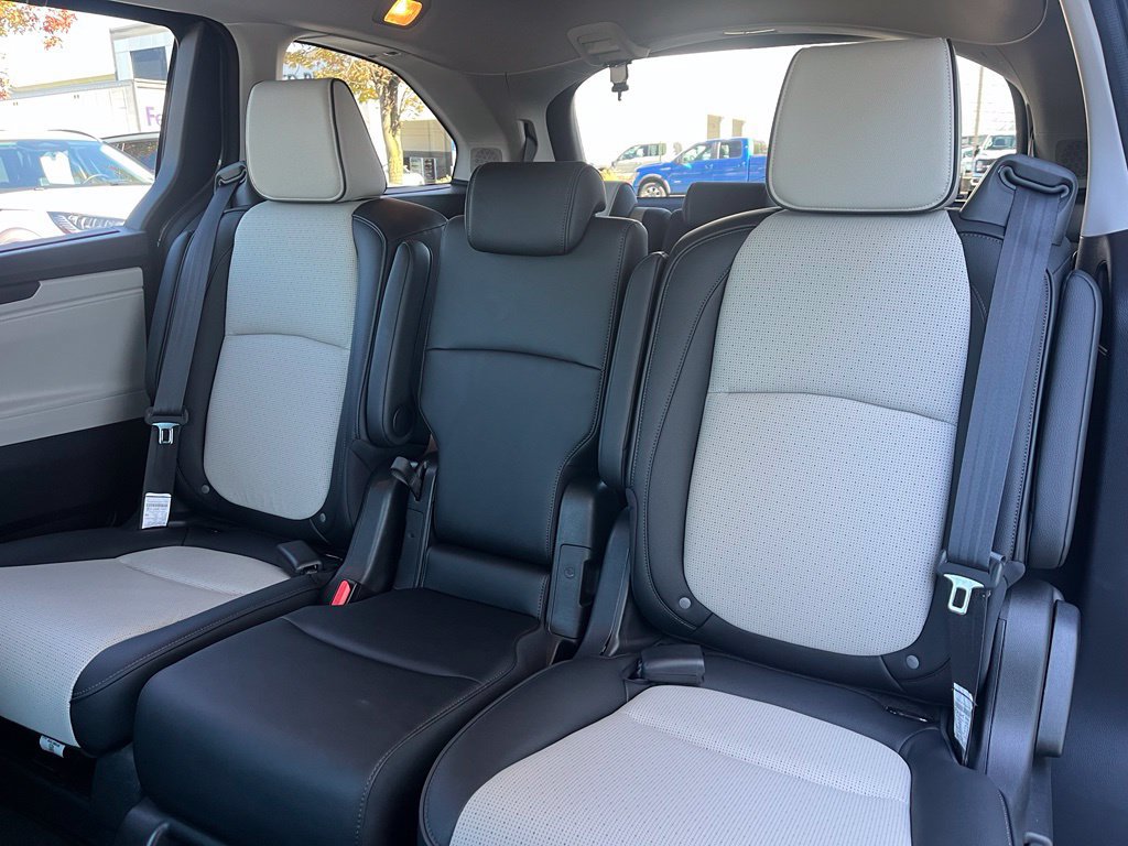 Used 2026 Honda Odyssey Elite image 13