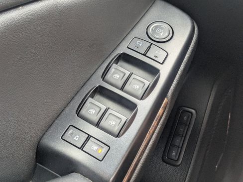 Used 2019 Chevrolet Tahoe LT image 25