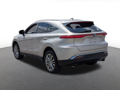 Used 2021 Toyota Venza XLE w/ Softex Package AWD/4WD image 5