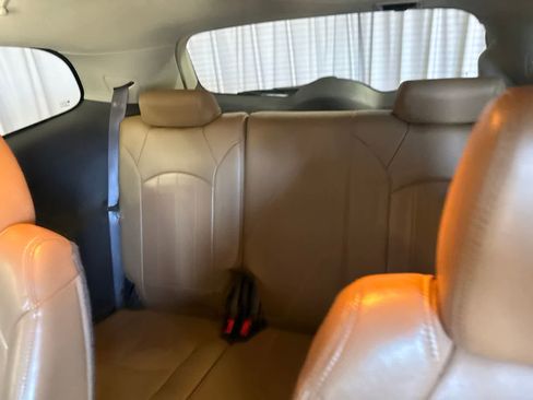 Used 2013 Buick Enclave Leather FWD image 18