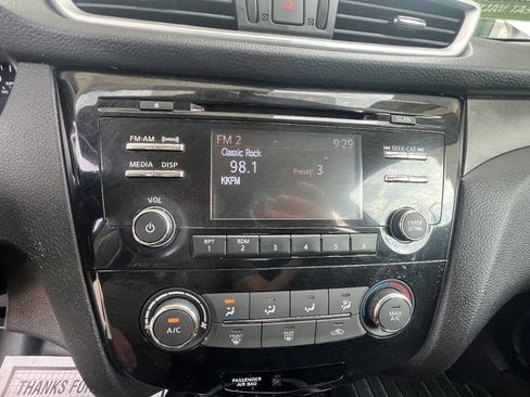 Used 2015 Nissan Rogue S AWD/4WD image 17