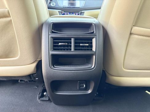 Used 2017 Cadillac XT5 Premium Luxury FWD image 16