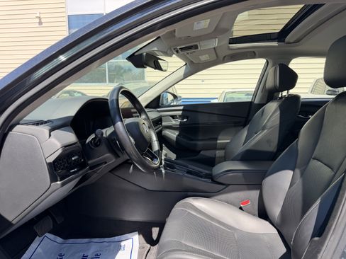 Used 2023 Honda Accord EX-L image 12