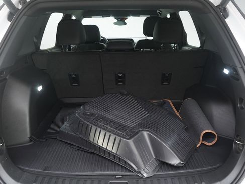 Used 2026 GMC Terrain AT4 w/ LPO, Floor Liner Package image 9