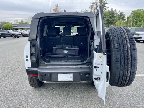 New 2026 Land Rover Defender 110 X-Dynamic SE AWD/4WD image 40