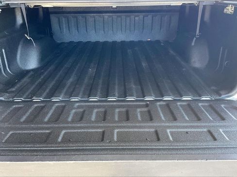 Used 2018 GMC Sierra 1500 SLT w/ SLT Premium Package AWD/4WD image 7