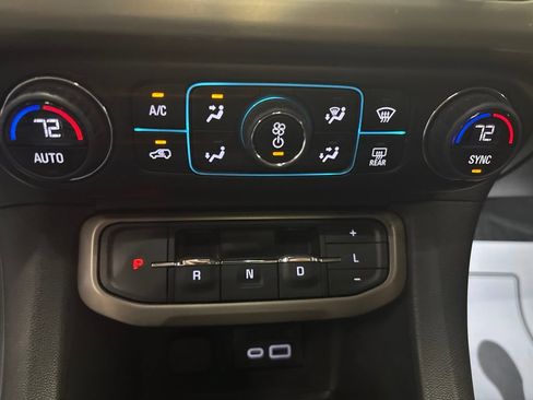 Used 2023 GMC Acadia Denali w/ Denali Ultimate Package FWD image 27