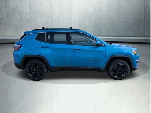 Used 2017 Jeep Compass Latitude AWD/4WD image 7