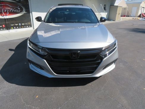 Used 2018 Honda Accord Sport image 5