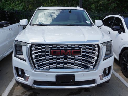 Used 2021 GMC Yukon Denali w/ Denali Premium Package RWD image 2