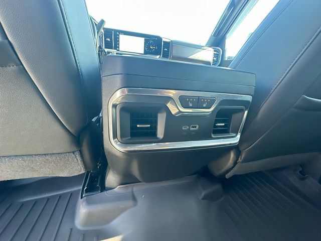 Used 2024 Chevrolet Silverado 2500 High Country w/ Technology Package AWD/4WD image 24