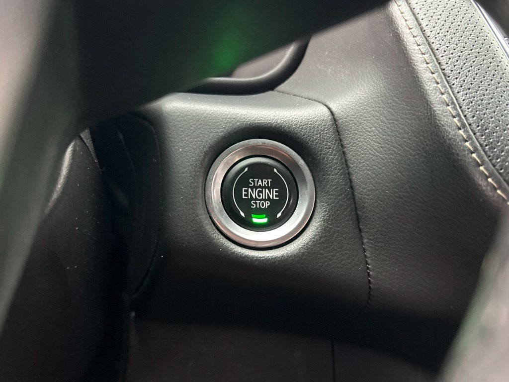 Used 2023 GMC Yukon SLT RWD image 28
