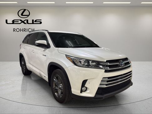 Used 2017 Toyota Highlander Limited Platinum w/ Carpet Mat Package AWD/4WD image 4