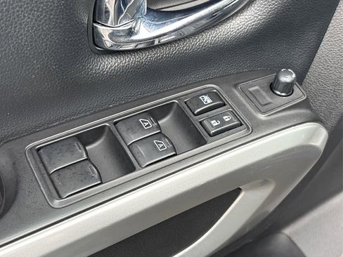 Used 2018 Nissan Titan PRO-4X w/ Pro-4x Convenience Package image 38