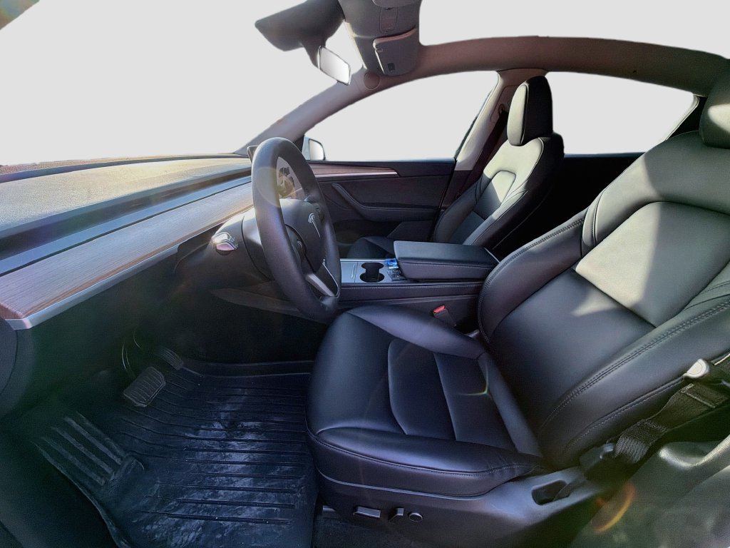 Used 2025 Tesla Model Y Long Range RWD image 20