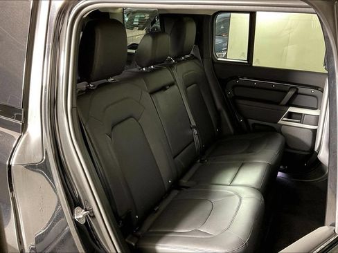 Used 2024 Land Rover Defender 110 SE AWD/4WD image 26