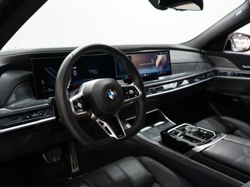 Used 2025 BMW 740i xDrive image 16