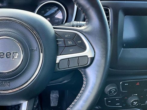 Used 2018 Jeep Compass Latitude w/ Popular Equipment Group image 17