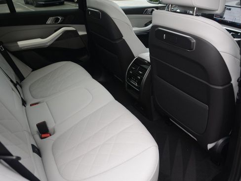 Used 2025 BMW X5 xDrive40i image 13