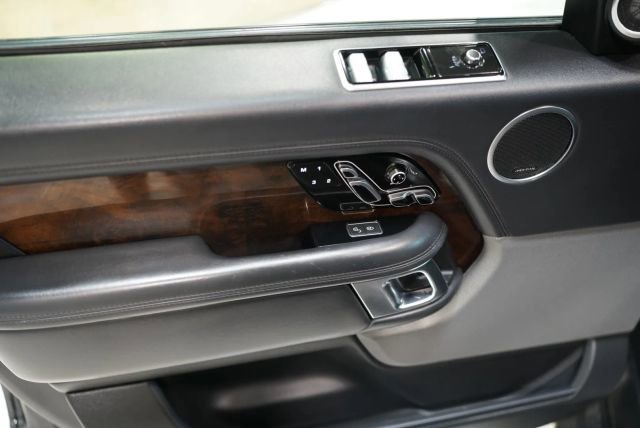 Used 2018 Land Rover Range Rover Supercharged AWD/4WD image 13