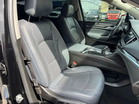 Used 2020 Buick Enclave Essence w/ Sport Touring Edition image 28