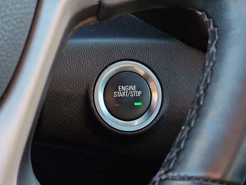 Used 2023 GMC Terrain SLT image 23