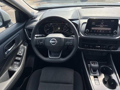 New 2026 Nissan Rogue SV AWD/4WD image 18