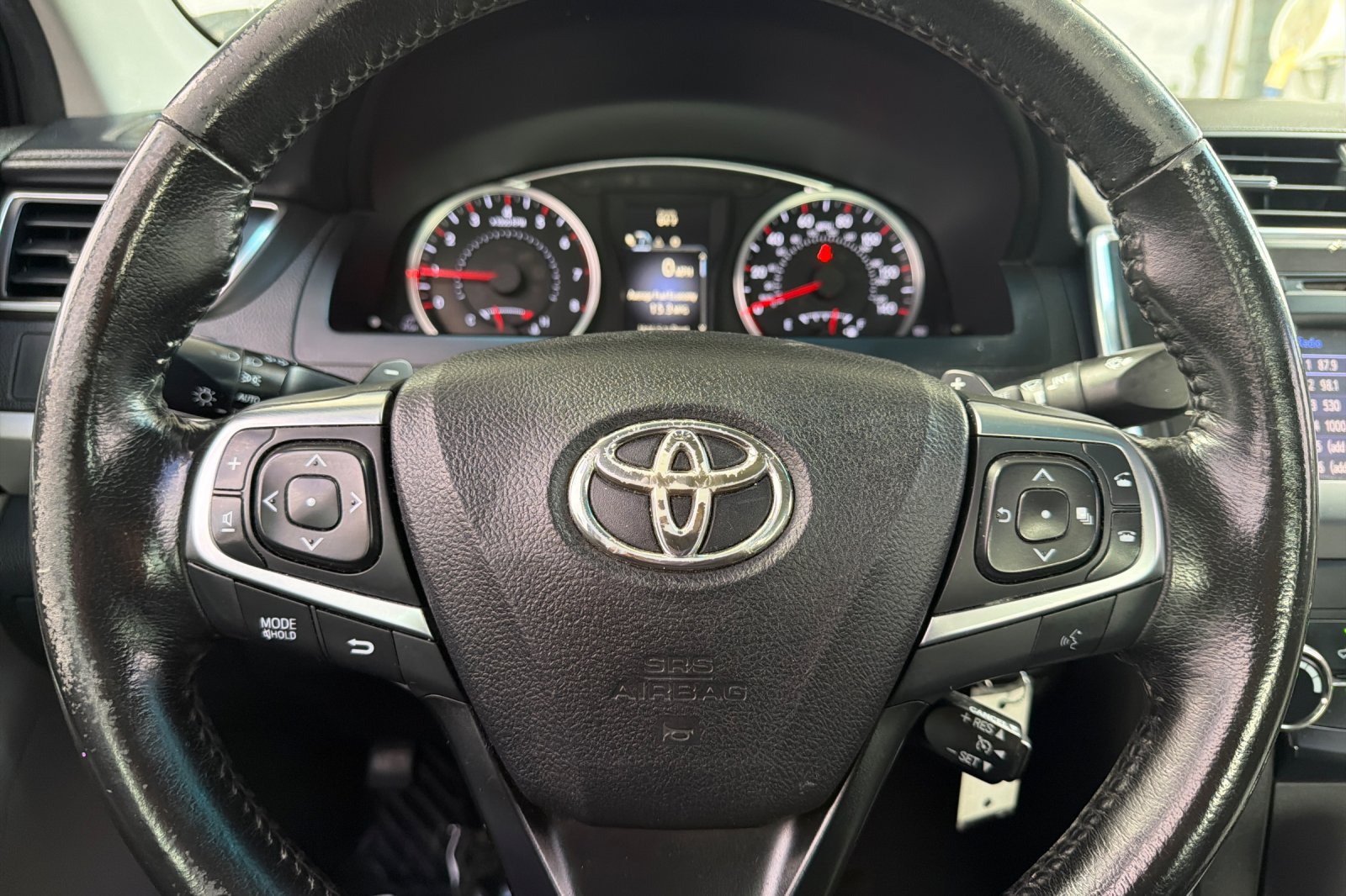 Used 2016 Toyota Camry SE FWD image 27