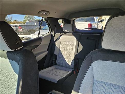 Used 2022 Chevrolet Equinox LS w/ LS Convenience Package image 8