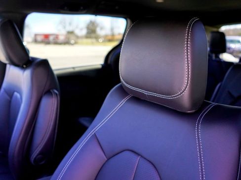 New 2026 Chrysler Voyager LX image 10