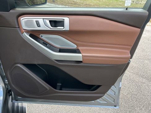 Used 2022 Ford Explorer King Ranch image 43