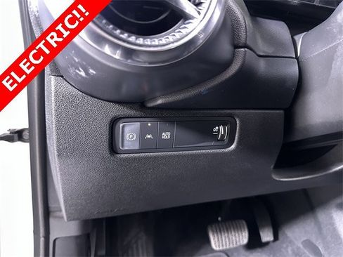 Used 2025 Chevrolet Equinox EV LT image 18